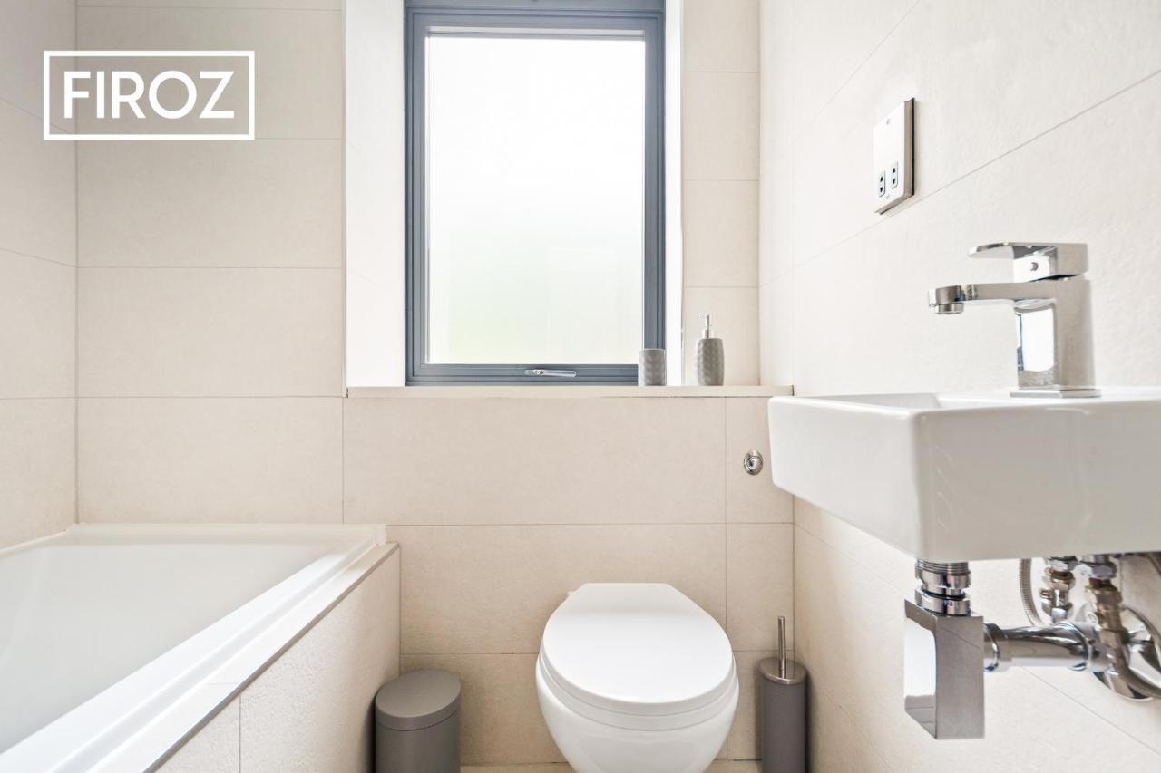 Spacious 4 Bedroom 3 Bath House For Families & Contractors With Free Parking, Fast Wi-Fi & Netflix By Firoz Property Management Leeds (West Yorkshire) Exterior foto